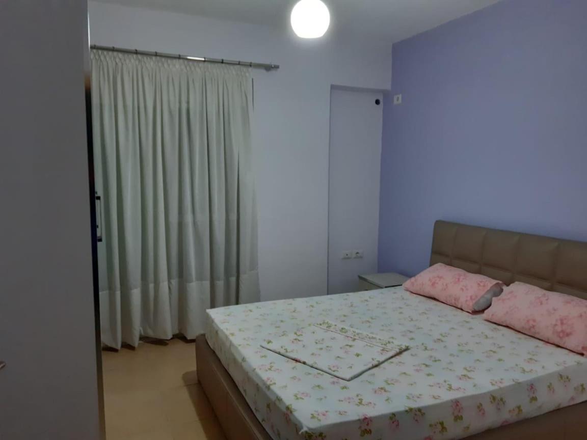 Xhulio Apartments Sarande Exterior photo