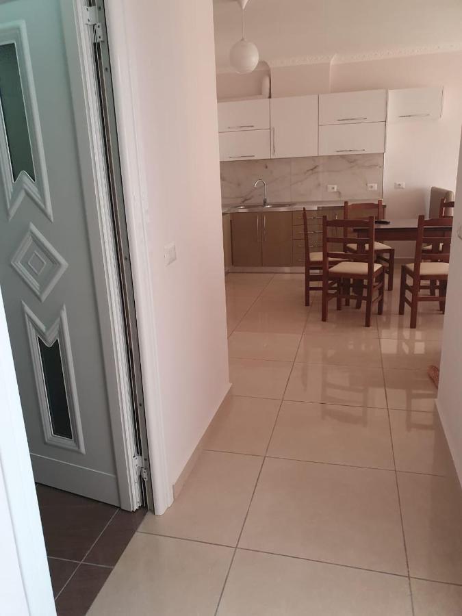 Xhulio Apartments Sarande Exterior photo