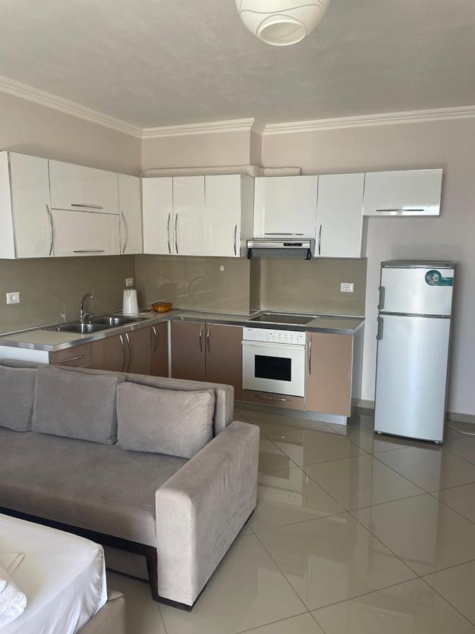 Xhulio Apartments Sarande Exterior photo