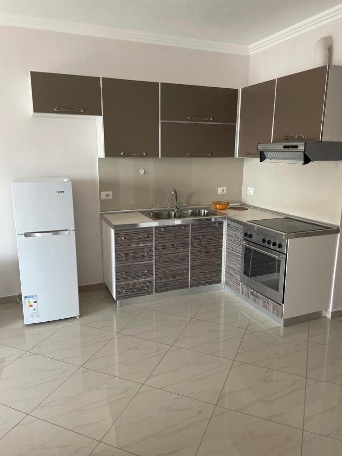 Xhulio Apartments Sarande Exterior photo