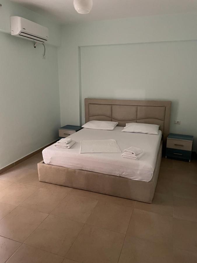 Xhulio Apartments Sarande Exterior photo