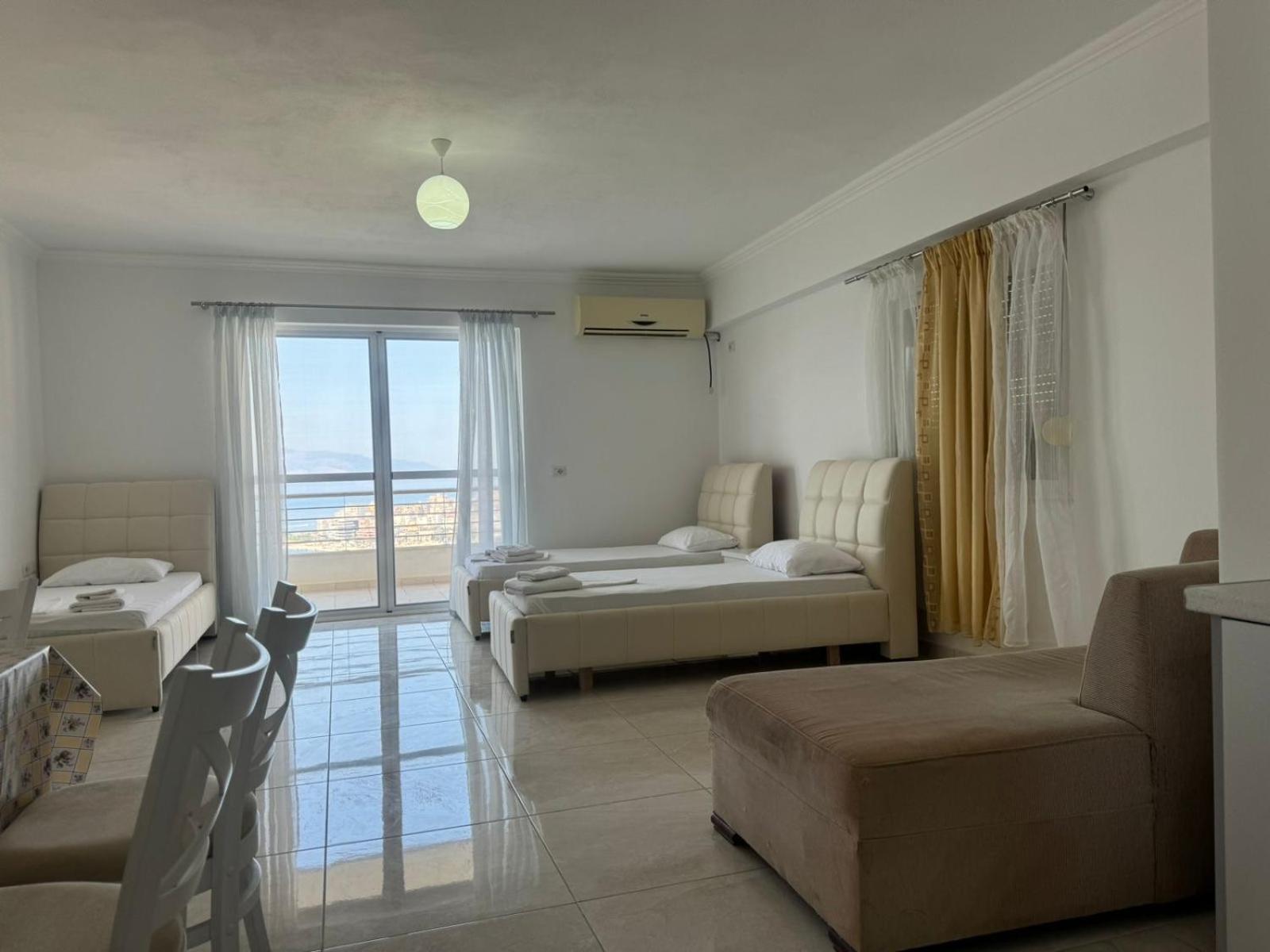 Xhulio Apartments Sarande Exterior photo